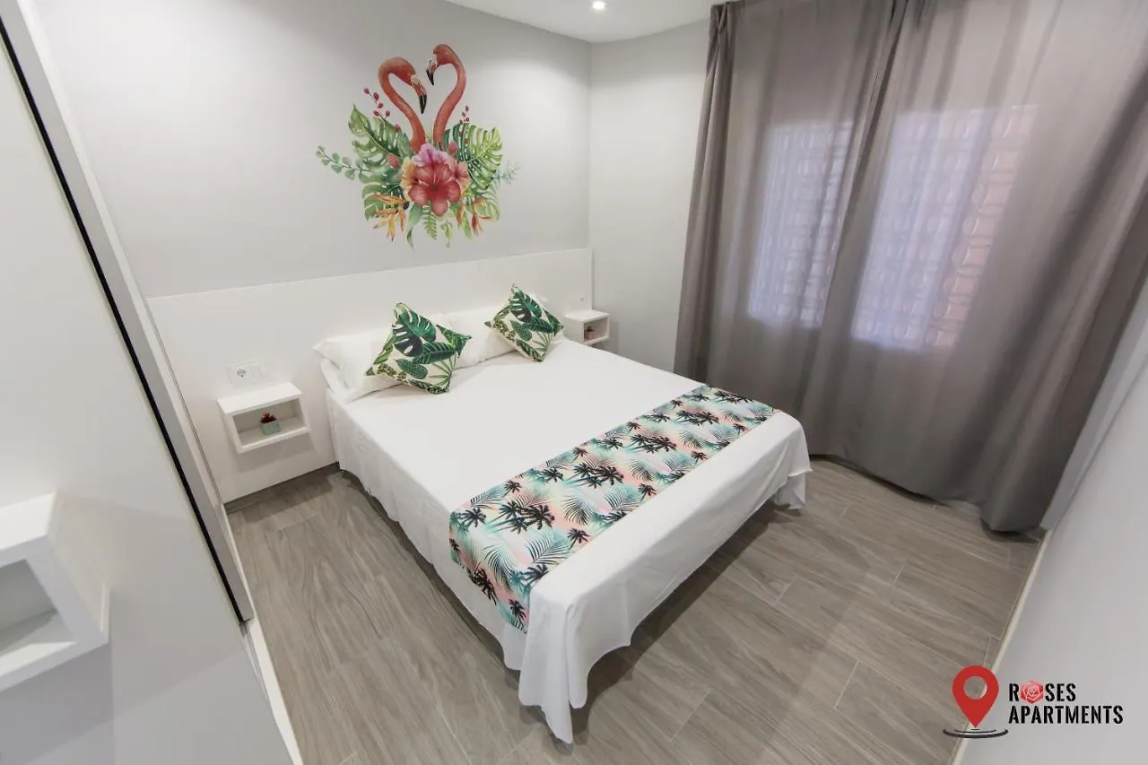 Roses Apartments Tropical Loft Vista Mar Lateral